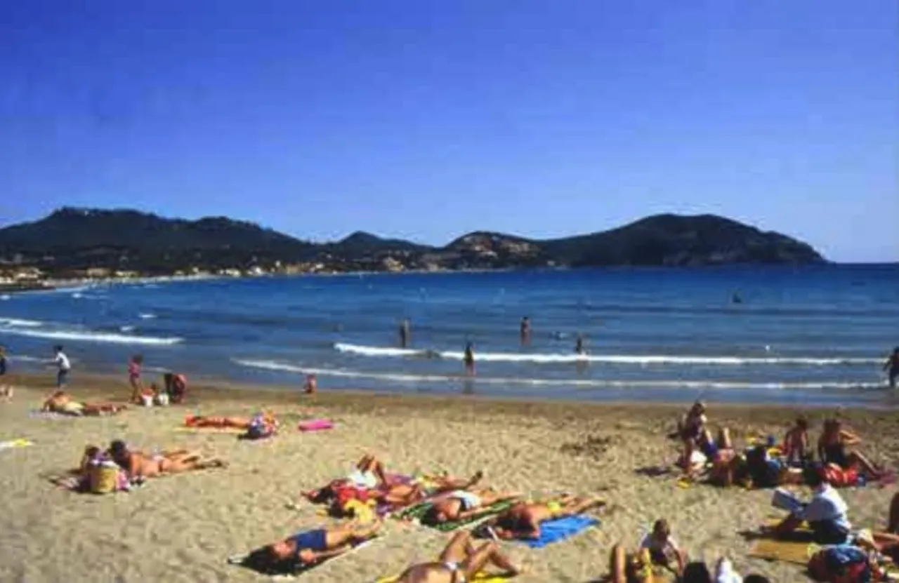 Studio 37M2 A Saint Cyr Sur Mer - Les Lecques - Proche Mer - Parking - Tout Confort - Calme
