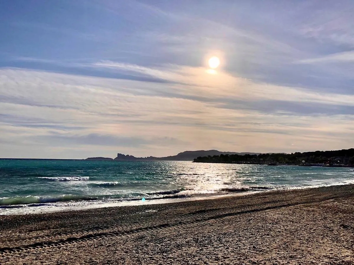 Apartment Studio 37M2 A Saint Cyr Sur Mer - Les Lecques - Proche Mer - Parking - Tout Confort - Calme