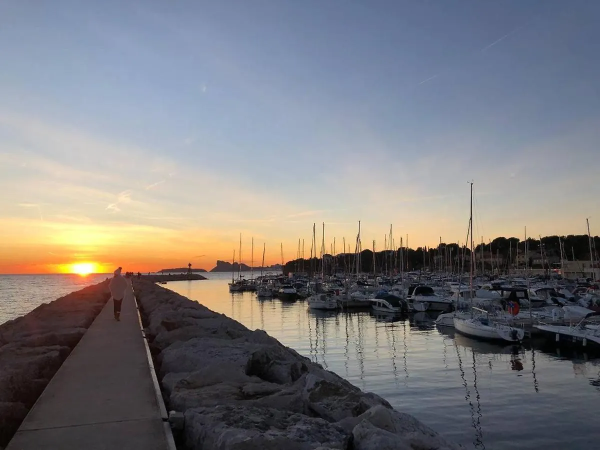 Apartment Studio 37M2 A Saint Cyr Sur Mer - Les Lecques - Proche Mer - Parking - Tout Confort - Calme France